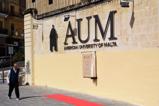 aum-2